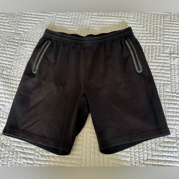 Old Navy Men's Black and Gray Athletic Shorts - Picture 3 of 4